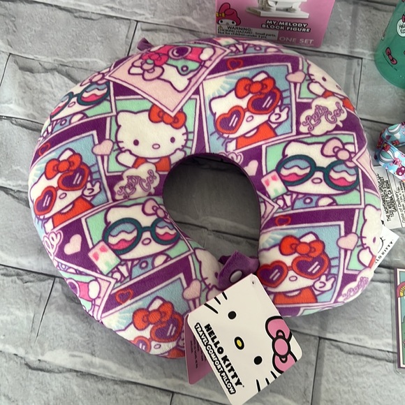 Hello kitty bundle of 7 pieces - Picture 2 of 5
